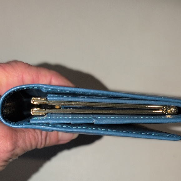 Wedgwood Navy Blue Leather Wallet - Picture 10 of 11